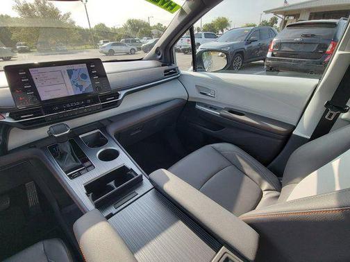 2024 Toyota Sienna XSE 7 Passenger