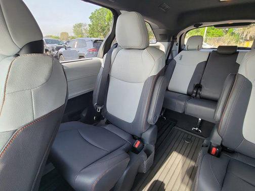 2024 Toyota Sienna XSE 7 Passenger