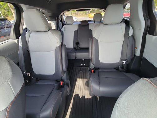 2024 Toyota Sienna XSE 7 Passenger