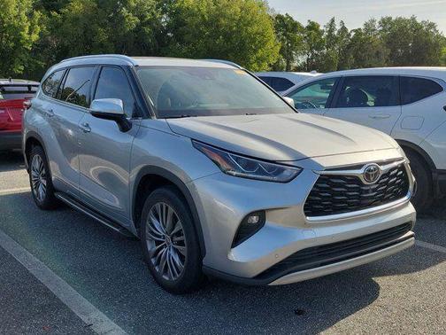 Celestial Silver Metallic 2020 Toyota Highlander Platinum