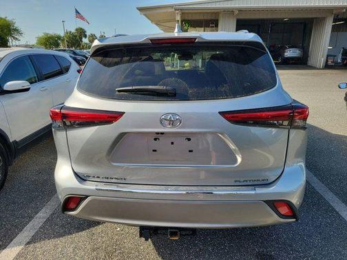 Celestial Silver Metallic 2020 Toyota Highlander Platinum
