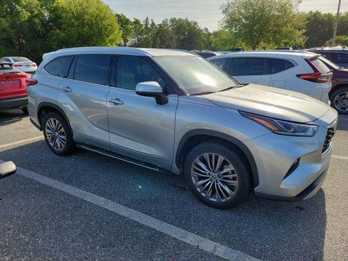 Celestial Silver Metallic 2020 Toyota Highlander Platinum