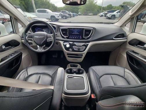 Bright White Clearcoat 2020 Chrysler Pacifica Touring-L Plus