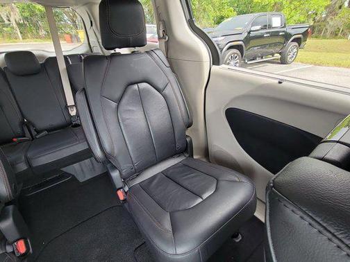 Bright White Clearcoat 2020 Chrysler Pacifica Touring-L Plus