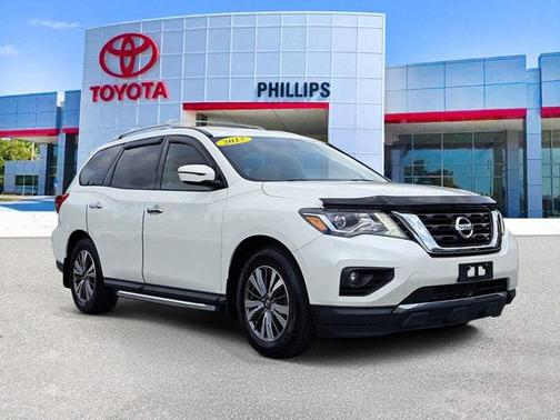 2017 Nissan Pathfinder SV