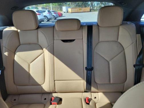 2019 Porsche Macan Base