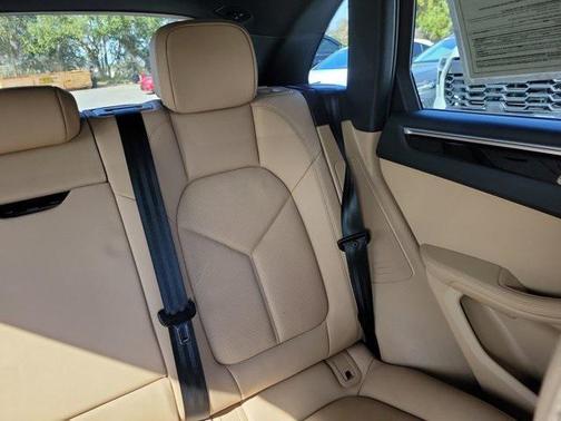 2019 Porsche Macan Base