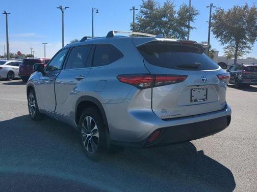 2020 Toyota Highlander Hybrid XLE
