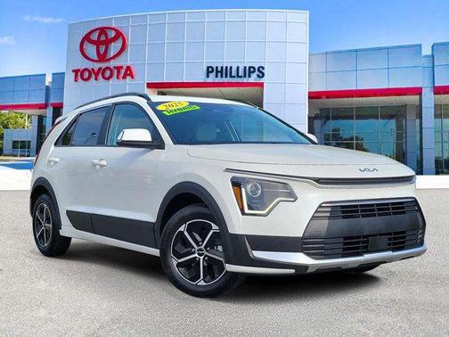 Snow White Pearl 2025 Kia Niro EX