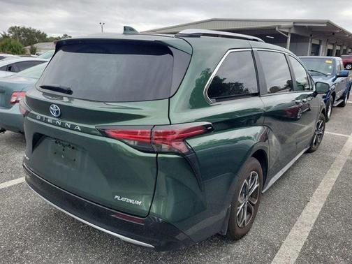 2025 Toyota Sienna Platinum