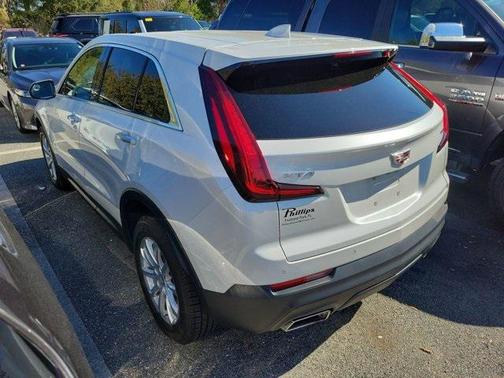 2022 Cadillac XT4 Luxury