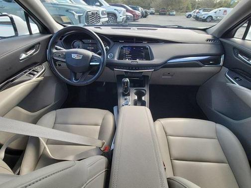 2022 Cadillac XT4 Luxury