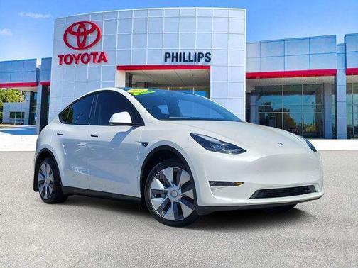 Pearl White Multi-Coat 2023 Tesla Model Y Long Range Dual Motor All-Wheel Drive