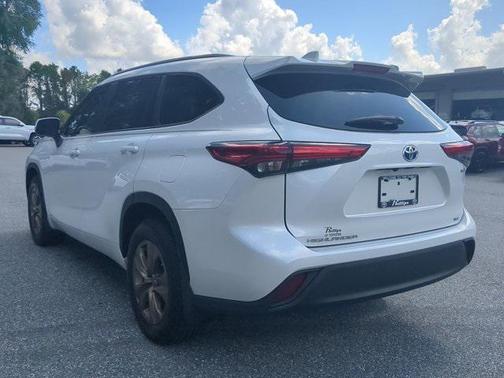 2023 Toyota Highlander Hybrid XLE