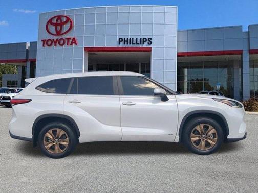 2023 Toyota Highlander Hybrid XLE
