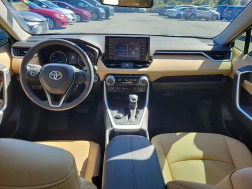 2022 Toyota RAV4 Hybrid XLE Premium