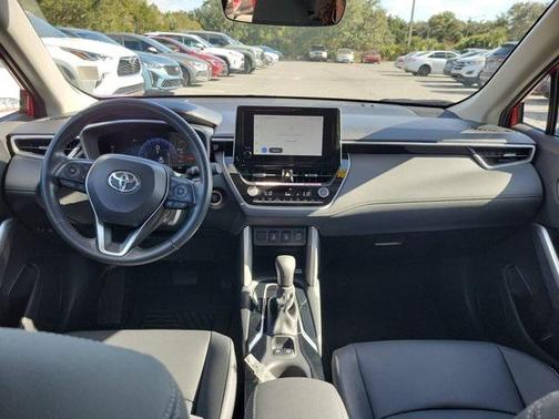 2023 Toyota Corolla Cross XLE