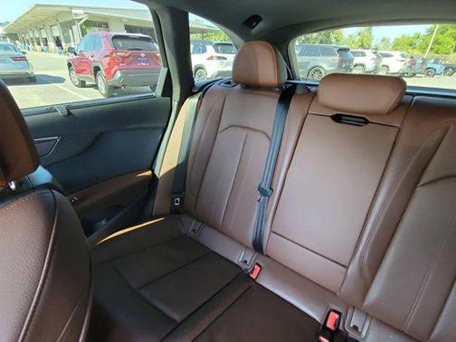 Glacier White Metallic 2019 Audi A4 allroad 2.0T Premium Plus