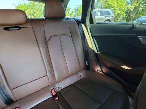 Glacier White Metallic 2019 Audi A4 allroad 2.0T Premium Plus