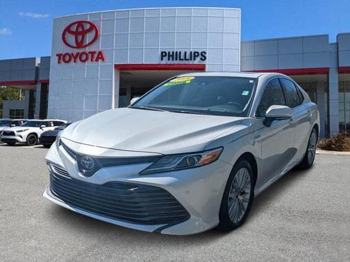 2019 Toyota Camry Hybrid XLE