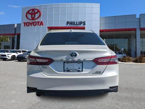 2019 Toyota Camry Hybrid XLE