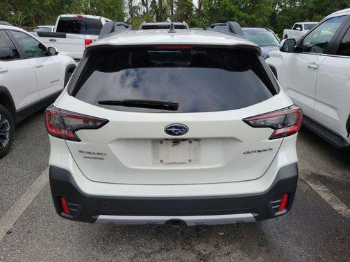 Crystal White Pearl 2022 Subaru Outback Limited