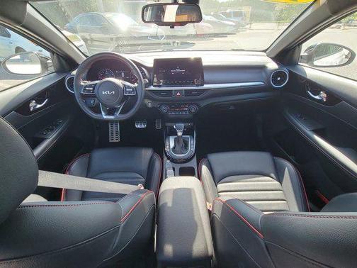 Snow White Pearl 2023 Kia Forte GT