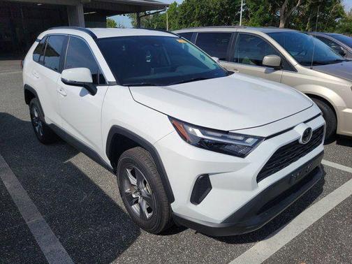 Ice Cap 2025 Toyota RAV4 XLE