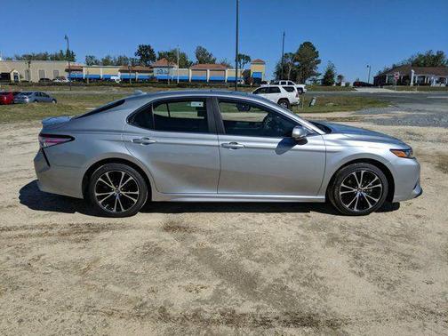 Celestial Silver Metallic 2020 Toyota Camry SE