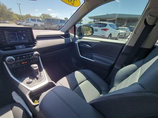 2021 Toyota RAV4 Hybrid XLE Premium