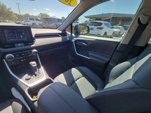 2021 Toyota RAV4 Hybrid XLE Premium