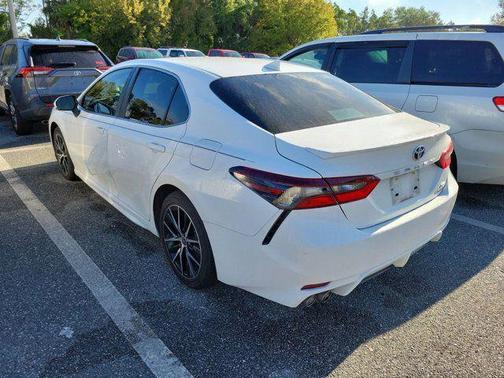 Ice Cap 2024 Toyota Camry Hybrid SE