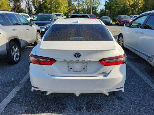 Ice Cap 2024 Toyota Camry Hybrid SE
