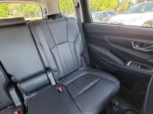 Crystal White Pearl 2023 Subaru Ascent Limited 8-Passenger