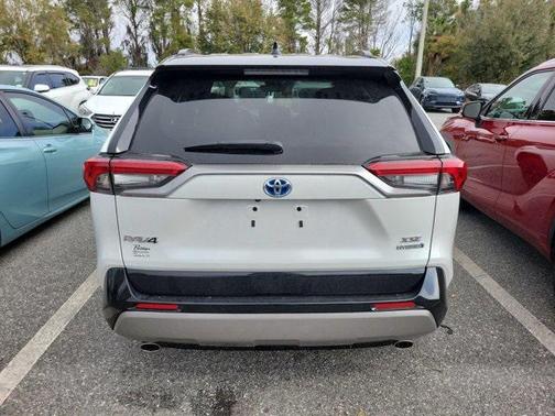 2023 Toyota RAV4 Hybrid SE