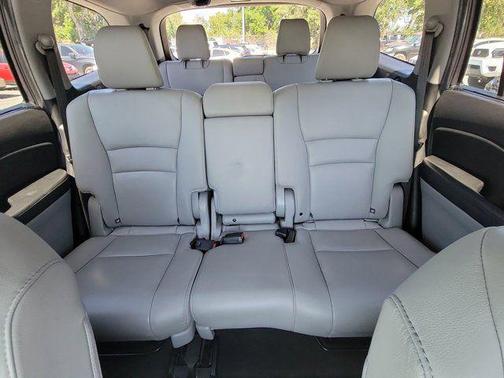 Modern Steel Metallic 2019 Honda Pilot Touring 8-Passenger