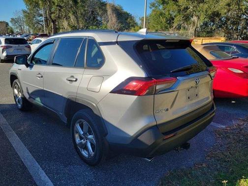 2021 Toyota RAV4 Hybrid XLE Premium