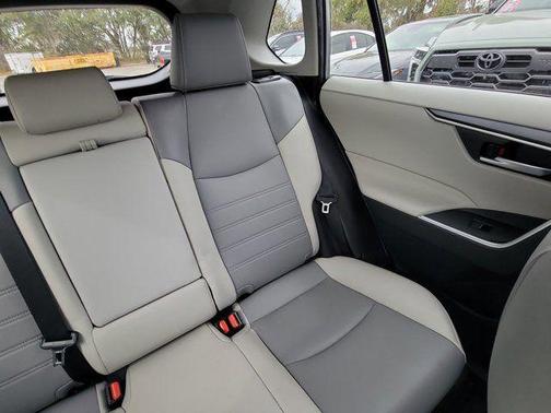 2021 Toyota RAV4 Hybrid XLE Premium