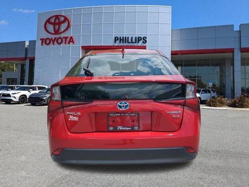 2019 Toyota Prius XLE