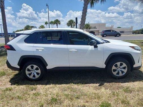 Ice Cap 2024 Toyota RAV4 LE