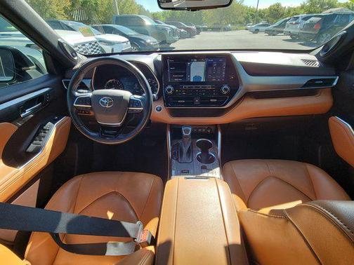 2021 Toyota Highlander Platinum
