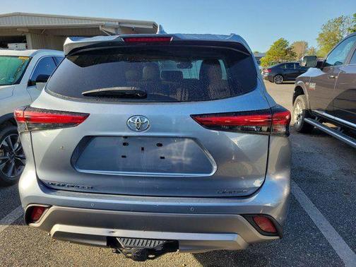 2022 Toyota Highlander Limited