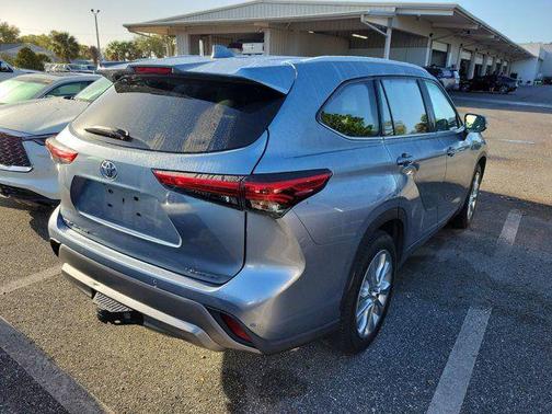 2022 Toyota Highlander Limited