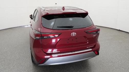 Ruby Flare Pearl 2026 Toyota Highlander Hybrid Platinum