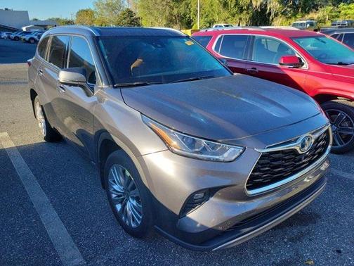 2024 Toyota Highlander Hybrid Platinum