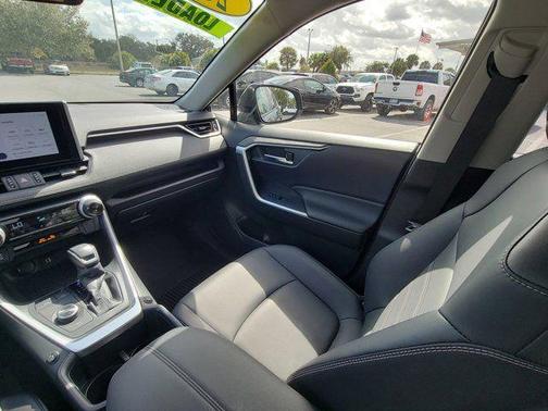 2025 Toyota RAV4 Hybrid XLE Premium