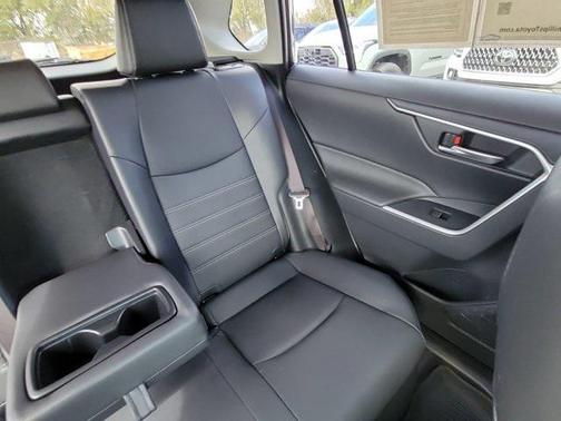 2025 Toyota RAV4 Hybrid XLE Premium