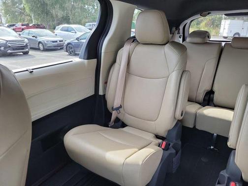 2021 Toyota Sienna XLE 7 Passenger