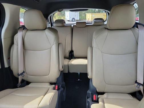 2021 Toyota Sienna XLE 7 Passenger