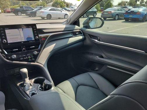 2024 Toyota Camry Hybrid SE